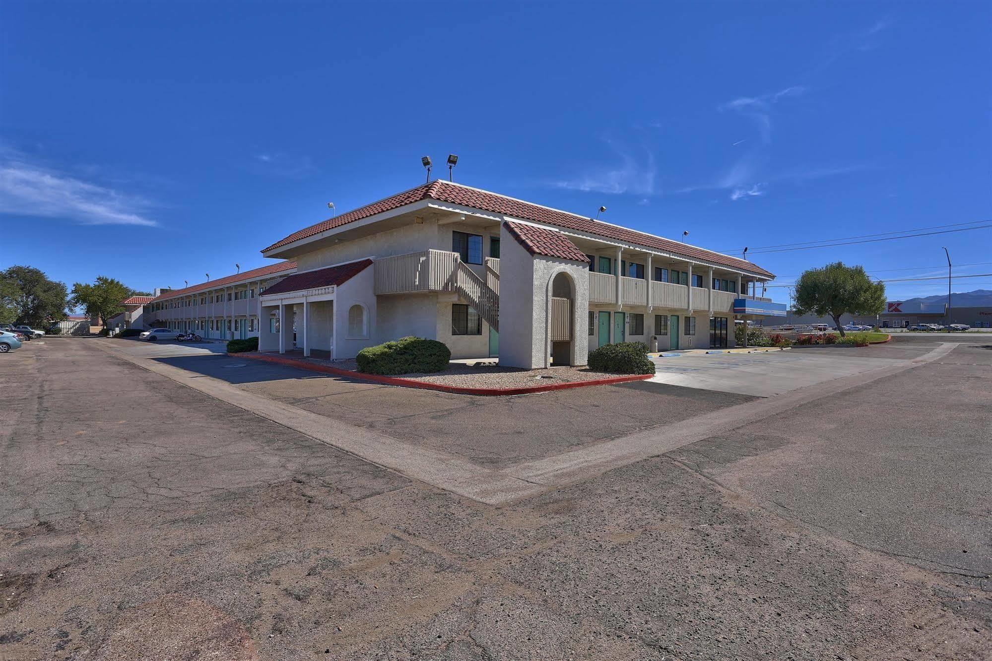 Motel 6-Kingman, Az - Route 66 East エクステリア 写真