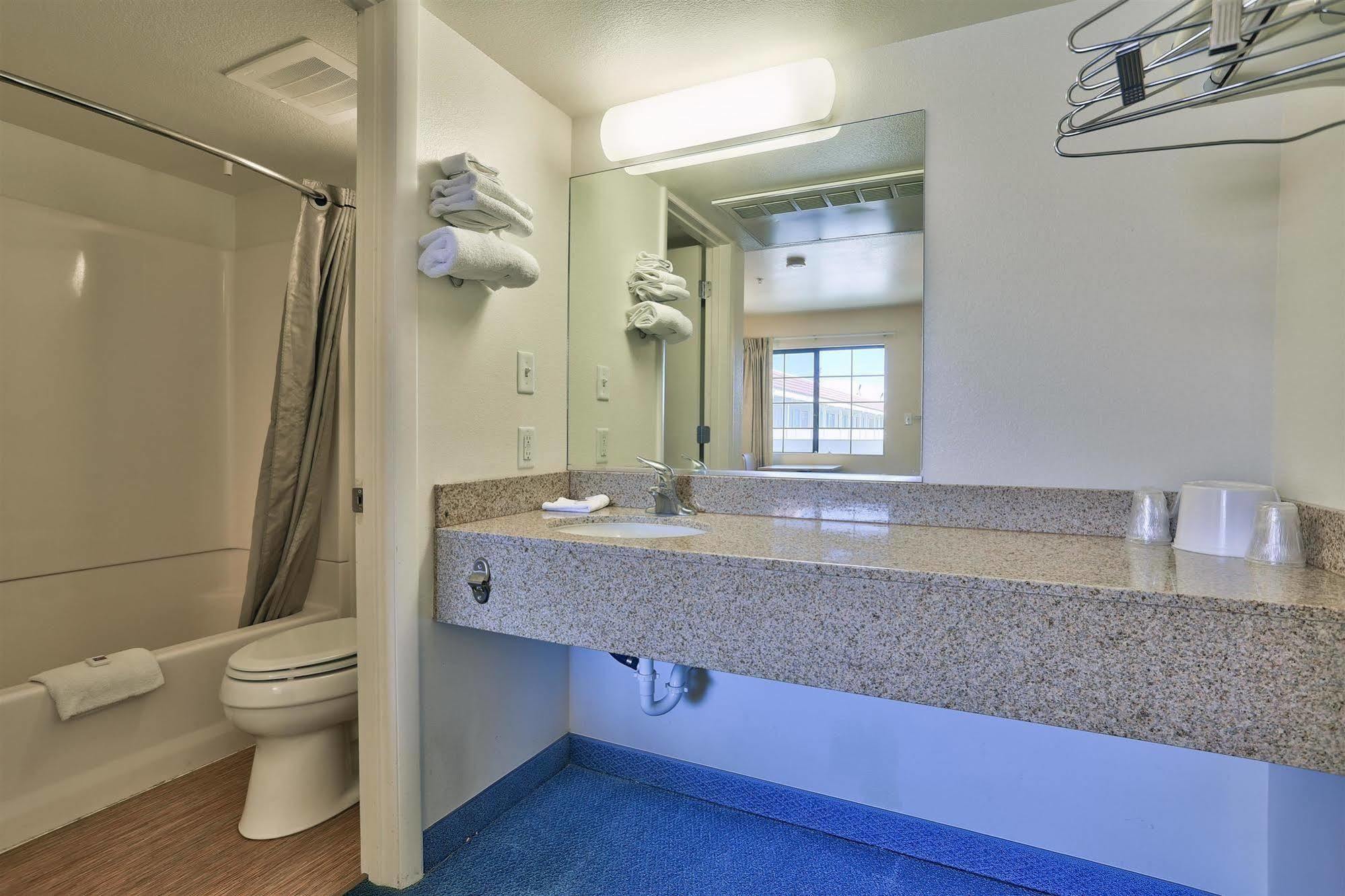 Motel 6-Kingman, Az - Route 66 East エクステリア 写真