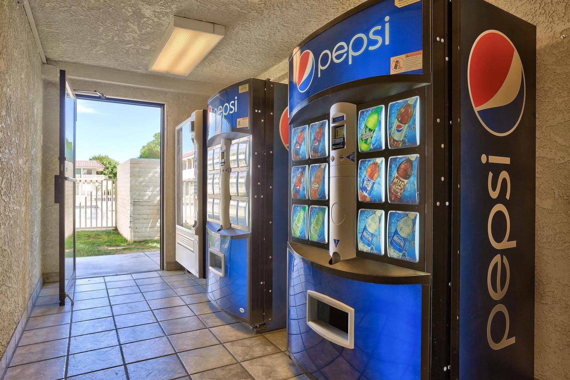 Motel 6-Kingman, Az - Route 66 East エクステリア 写真
